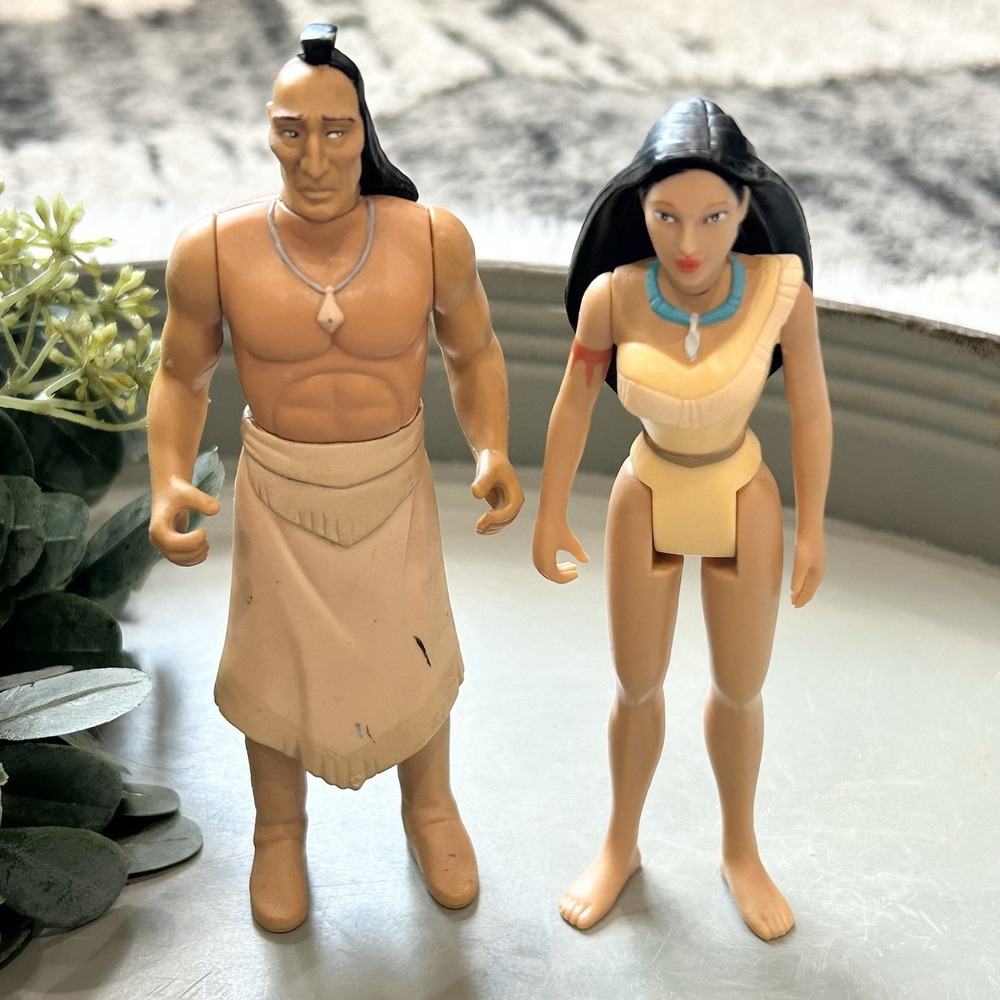 Disney Vintage POCAHONTAS Poseable Action Figures - Pocahontas & Chief Powhatan